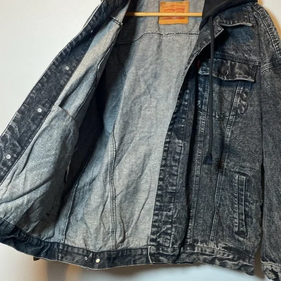 Vetements x Levi’s 2017 Denim Jacket Unisex Large Oversized Black Hooded FLAW